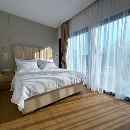Villa Nikandra - A Designer's Dream - *